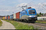 182 911-8 (Siemens ES64U2) unterwegs mit Containern in Tamm Richtung Kornwestheim.