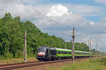 182 513 der MRCE bespannte am 06.06.22 den FLX 1233 von Köln nach Leipzig. Hier passiert der Taurus Burgkemnitz.