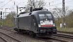 NeS - Netzwerkbahn Sachsen GmbH, Dresden [D] mit dem MRCE Taurus  ES 64 U2-095  [NVR-Nummer: 91 80 6182 595-9 D-DISPO] für Flixtrain im Einsatz am 18.04.23 Durchfahrt Bahnhof Saarmund.
