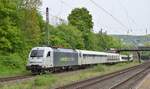 Kurz nachdem der RB48 in Sonnburn durchfuhr kam 183 500 mit dem AKku Mireo 563 003 durch SOnnburn gen Süden gefahren.

Wuppertal 13.08.2022