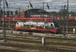 183 001-7 ``175 Jahre Eisenbahn in Deutschland`` der  VGB steht am 13.9.2011 im BW Mnchen (Mnchen HBF). Fotografiert aus dem RE Salzburg-Mnchen.