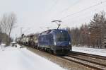 183 500 mit einem Kesselwagenzug am 23.02.2013 zwischen Haar und Vaterstetten.