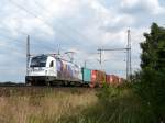 1216 955  Roland  der WLC fhrt am 30.07.13 mit einem Containerzug aus Richtung Seelze nach Wunstorf.