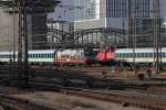 Die 183 001 zieht den ALEX in den Münchener Hbf am 14.12.2013