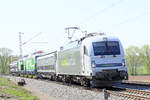 Railadventure Taurus 183 500-8 auf Überführungsfahrt am 20.04.2019 nördlich von Salzderhelden am Bü 75,1 in Richtung Hannover