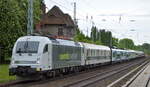 Railadventure mit ihrer  183 500  (NVR:  9180 6183 500-8 D-RADVE ) mit der Überführung von Erweiterungswagen für die österreichischen ODEG Desiro ML Triebzüge der BR 4746 am