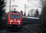 185 269-8 DB  kommt mit einem Audi-VW-Skoda-Zug aus Osnabrück nach Kortenberg-Goederen(B) und kommt aus Richtung Mönchengladbach-Hbf,Rheydt-Hbf,Wickrath,Beckrath,Herrath und fährt durch Erkelenz in Richtung Baal,Hückelhoven-Baal,Brachelen,Lindern,Süggerrath,Geilenkirchen,Frelenberg,Zweibrüggen,Übach-Palenberg,Rimburg,Finkenrath,Hofstadt,Herzogenrath, Kohlscheid,Richterich,Laurensberg,Aachen-West. 
Aufgenommen vom Bahnsteig 1 in Erkelenz. 
Bei Sonne und Wolken am Nachmittag vom 6.3.2017.