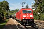 Mit einem Kesselzug fuhr am 27.08.2015 die 185 311-8 durch den Hp von Etterzhausen in Richtung Regensburg Prüfening.