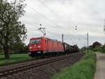DB Cargo 185 202-9 am 06.05.17 in Walluf mit einen gemischten Güterzug