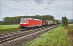 185 158-3 ist am 07.09.2017 mit einen gemischten Güterzug bei Retzbach zu sehen.
