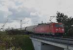 Mit einem Kesselwagenzug gen Neuss ist hier die 185 223-5 in Allerheiligen. 3.10.2017