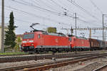 Doppeltraktion, mit den DB Loks 185 124-5 und 185 113-8 durchfahren den Bahnhof Pratteln. Die Aufnahme stammt vom 28.10.2017.