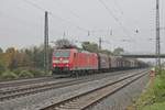 Durchfahrt von 185 119-5 mit ihrem gemischten Güterzug (Chiasso - Mannheim Rbf) am 31.10.2016 durch den Bahnhof von Müllheim (Baden) in Richtung Norden.