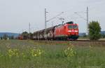 Ein Güterzug aus Norden kam am 21.09.2012 auch bei mir vorbei und wurde kurz vor Kronach angesichts der Kornblumen einfach fotografiert....