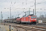 DB Lok 185 122-9 durchfährt den Badischen Bahnhof.