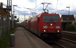 185 228-4 und eine 185er beide von DB kommen als Umleiter mit einem LKW-Zug aus  Novara- Boschetto(I) nach  Zeebrugge-Vorming(B)  und kammen aus Richtung Köln-Süd,Köln-West,Köln-Nippes,Köln-Longerich,Köln-Chorweiler,Köln-Worringen,Dormagen-Bayerwerk,Dormagen und fahren durch Nievenheim in Richtung Neuss-Allerheiligen,Norf,Neuss-Süd,Neuss-Hbf,Meerbusch-Osterath,Krefeld-Oppum,Krefeld-Hbf,Forsthaus,Anrath,Viersen,Mönchengladbach,Rheydt-Gbf,Wickrath,Herrath,Erkelenz,Hückelhoven-Baal,Brachelen,Lindern,Süggerath,Geilenkirchen,Frelenberg,Zweibrüggen,Übach-Palenberg,Rimburg,Finkenrath,Hofstadt,Herzogenrath, Kohlscheid,Richterich,Laurensberg,Aachen-West. 
Aufgenommen vom Bahnsteig 1 in Nievenheim. 
Bei Sonne und Wolken am Nachmittag vom 15.4.2018. 
Und das ist mein 8300tes Bahnbild bei http://WWW.Bahnbilder de