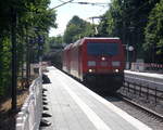 185 238-3 und 185 343-1 beide von DB kommen mit einem Ölzug aus Antwerpen-Petrol(B) nach Basel(CH) und kammen aus Richtung Aachen-West,Aachen-Schanz,Aachen-Hbf,Aachen-Rothe-Erde und fahren durch Aachen-Eilendorf in Richtung Stolberg-Hbf(Rheinland)Eschweiler-Hbf,Langerwehe,Düren,Merzenich,Buir,Horrem,Kerpen-Köln-Ehrenfeld,Köln-West,Köln-Süd. Aufgenommen vom Bahnsteig 2 in Aachen-Eilendorf. 
Bei Sommerwetter am Nachmittag vom 16.7.2018.