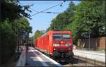 Im Doppelpack geht es für die zwei 185´ger mit ihrer Schwerölfuhre am Haken in Richtung Köln. Hier zu sehen bei der Durchfahrt am Haltepunkt Eilendorf (Kr.Aachen). Datiert vom 03.08.2018.