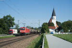 185 364-7 mit einem Kesselwagenzug bei Hausbach Richtung Regensburg, 29.08.2017