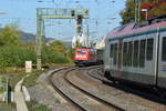 185 342-3 in Oberlahnstein und ein gegen kommender Zug.

Aufnahme Ort: Oberlahnstein
Aufnahme Datum: 06.10.2018