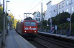 185 144-3 DB  kommt aus Richtung Aachen-West mit einem LKW-Zug aus Zeebrugge-Vorming(B) nach Novara-Boschetto(I) und fährt durch Aachen-Schanz in Richtung