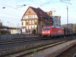 185 233 mit einem Gterzug bei Weinheim