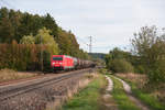 185 362 mit einem Kesselwagenzug bei Postbauer-Heng Richtung Nürnberg, 26.09.2018