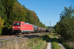 185 295 mit einem Kesselwagenzug bei Postbauer-Heng Richtung Nürnberg, 27.09.2018