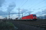 185 216 der DB unterwegs mit einem nicht ganz alltäglichen Mischer auf dem Weg von Oberhausen West über den Abzweig Ruhrtal in Richtung Lotharstraße, hinter der Lok befand sich am