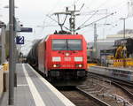 185 353-0 DB kommt als Umleiter mit einem sehr langen Ölleerzug aus Basel-SBB(CH) nach Antwerpen-Petrol(B) durch Kohlscheid aus Richtung Herzogenrath und fährt die Kohlscheider-Rampe hoch