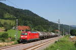 185 058-8 mit dem GC 60244 (Hausach-Rammelswiesen) bei Gutach 26.6.19