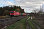 185 224 mit einem Containerzug bei Postbauer-Heng Richtung Nürnberg, 19.03.2019