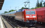 DB Cargo AG  mit  185 046-0  [NVR-Nummer: 91 80 6185 046-0 D-DB] und Ganzzug Druckgaskesselwagen am 23.05.19 Berlin Hirschgarten.
