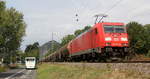 185 274-8 DB kommt aus Richtung Köln mit einem langen Kesselzug aus Antwerpen-BASF(B) nach Ludwigshafen-BASF(D) und fährt durch Bad-Honnef(am Rhein) in Richtung Koblenz.