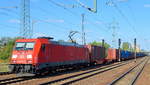 DB Cargo AG [D] mit  185 202-9  [NVR-Nummer: 91 80 6185 202-9 D-DB] und Containerzug am 11.09.19 Bahnhof Flughafen Berlin Schönefeld.