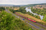 Ein Doppel 185.2 mit einem leeren Erzzug bei Himmelstadt Richtung Gemünden, 01.08.2019