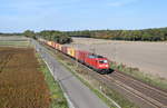 185 277 mit einem Containerzug am 12.10.2018 bei Burgdorf