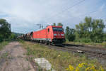 185 368 ist am 12.08.2020 mit einem Schotterzug auf der NSS unterwegs, als sie den Bf Oberhaun durchfährt.