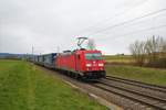 DB Cargo Bombardier Traxx 185 263-1 mit DSV KLV Zug in Nieder Mörlen am 17.04.21