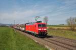 DB Cargo Bombardier Traxx 185 147-6 mit gemischten Güterzug in Nieder Mörlen am 24.04.21