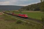 DB Cargo Bombardier Traxx 185 371-2 mit Mischer am 01.05.21 bei Harrbach 