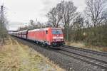 185 225-0 mit einem Kohlezug am 23.11.2021 bei Kerzell.