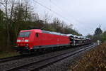 Im Regen des Mittags kam der Audi-Zug mit der 185 142-7 durch Neckargerach gen Heidelberg gefahren.