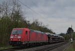 Hier ist 185 270-6 mit dem Audizug durch Neckargerach gen Heidelberg fahrend am Mittag des 6.4.2022