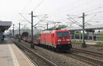 DB Cargo 185 276 mit der Übergabe von Stolberg nach Köln. // Horrem // 26. April 2022