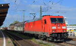 DB Cargo AG [D] mit  185 341-5  [NVR-Nummer: 91 80 6185 341-5 D-DB] und gemischtem Güterzug am  01.06.22 Durchfahrt Bf.
