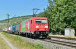 18 205 DAS IST GRÜN von DBC mit einem KLV bei Thüngersheim gen Würzburg fahrend am Dienstag den 19.7.2022