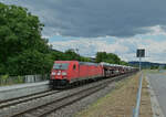 Am Dienstag den 26.Juli 2022 kommt der Audimittagszug von der 185 319-1 durch Sulzbach gen Hemsbach vor mein Objektiv.