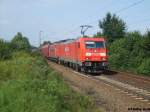 Die 185 256-5 fhrt am 26.8.07 durh Limmer, nachdem sie kurz zuvor noch in Seelze stand.