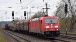 DB Cargo AG [D] mit ihrer  185 361-3  [NVR-Nummer: 91 80 6185 361-3 D-DB] und einem gemischten Güterzug am 18.04.23 Durchfahrt Bahnhof Saarmund.